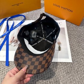 Бейсболка Louis Vuitton Новая бейсболк