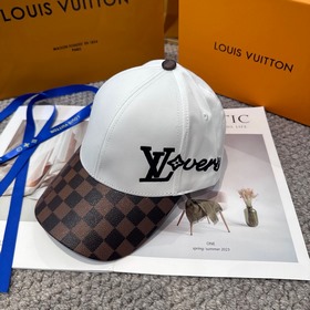 Бейсболка Louis Vuitton Новая бейсболк