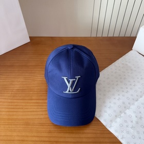 Бейсболка Louis Vuitton Новая бейсболк