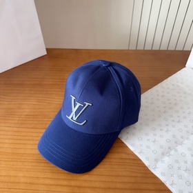 Бейсболка Louis Vuitton Новая бейсболк