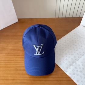 Бейсболка Louis Vuitton Новая бейсболк