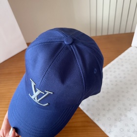 Бейсболка Louis Vuitton Новая бейсболк
