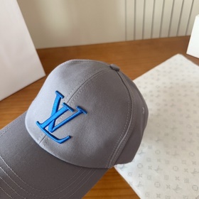 Бейсболка Louis Vuitton Новая бейсболк