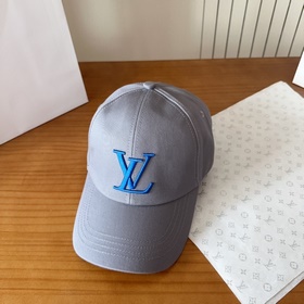 Бейсболка Louis Vuitton Новая бейсболк