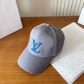 Бейсболка Louis Vuitton Новая бейсболк