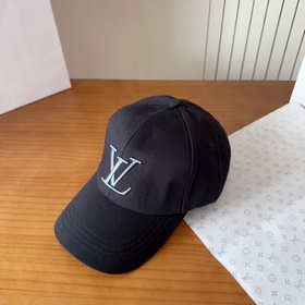 Бейсболка Louis Vuitton Новая бейсболк