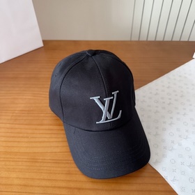 Бейсболка Louis Vuitton Новая бейсболк
