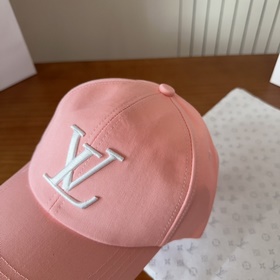 Бейсболка Louis Vuitton Новая бейсболк