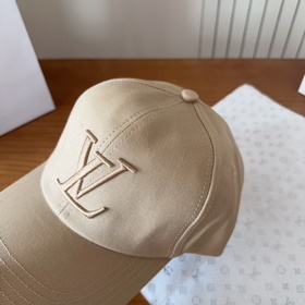 Бейсболка Louis Vuitton Новая бейсболк