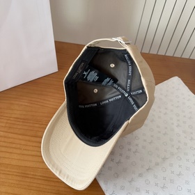 Бейсболка Louis Vuitton Новая бейсболк