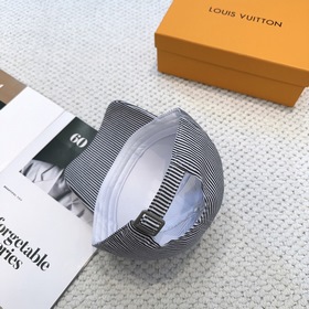 Бейсболка Louis Vuitton Новая бейсболк