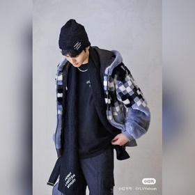 Новая шерстяная шапка Louis Vuitton, б