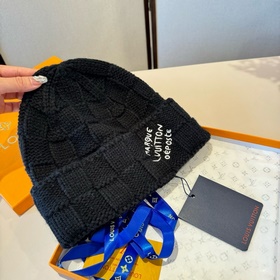 Новая шерстяная шапка Louis Vuitton, б