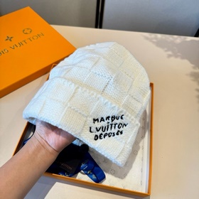 Новая шерстяная шапка Louis Vuitton, б