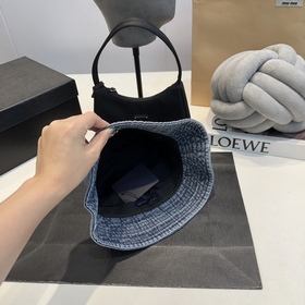 Бейсболка Louis Vuitton Новая бейсболк