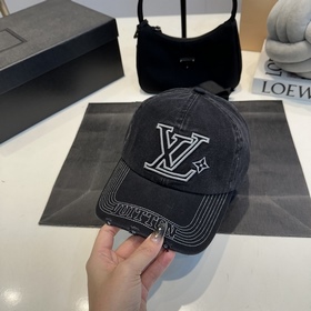 Бейсболка Louis Vuitton Новая бейсболк