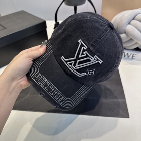 Бейсболка Louis Vuitton Новая бейсболк