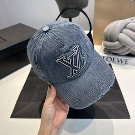 Бейсболка Louis Vuitton Новая бейсболк
