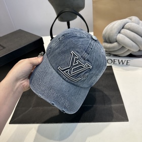 Бейсболка Louis Vuitton Новая бейсболк