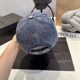 Бейсболка Louis Vuitton Новая бейсболк