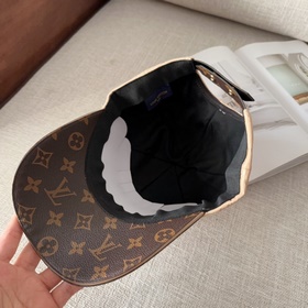 Бейсболка Louis Vuitton Легкая и дышащ