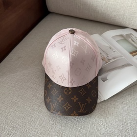 Бейсболка Louis Vuitton Легкая и дышащ