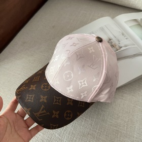 Бейсболка Louis Vuitton Легкая и дышащ