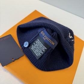 Бейсболка Louis Vuitton Новая вязаная 