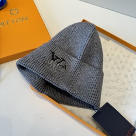 Бейсболка Louis Vuitton Новая вязаная 