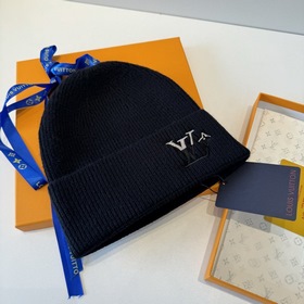 Бейсболка Louis Vuitton Новая вязаная 