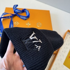 Бейсболка Louis Vuitton Новая вязаная 