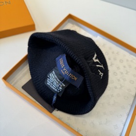 Бейсболка Louis Vuitton Новая вязаная 