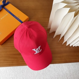 Бейсболка Louis Vuitton Новая бейсболк