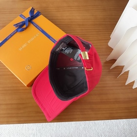 Бейсболка Louis Vuitton Новая бейсболк