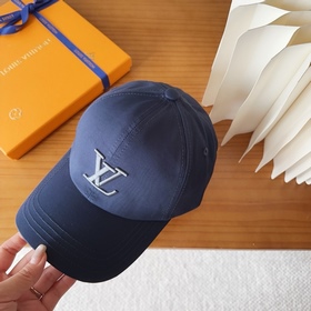 Бейсболка Louis Vuitton Новая бейсболк