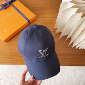 Бейсболка Louis Vuitton Новая бейсболк