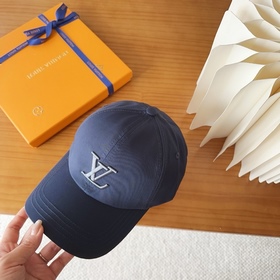 Бейсболка Louis Vuitton Новая бейсболк
