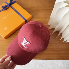 Бейсболка Louis Vuitton Новая бейсболк