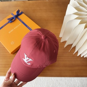 Бейсболка Louis Vuitton Новая бейсболк