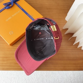 Бейсболка Louis Vuitton Новая бейсболк
