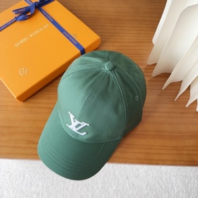 Бейсболка Louis Vuitton Новая бейсболк