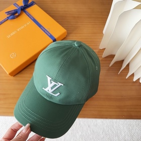 Бейсболка Louis Vuitton Новая бейсболк