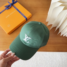 Бейсболка Louis Vuitton Новая бейсболк