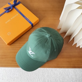 Бейсболка Louis Vuitton Новая бейсболк