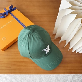 Бейсболка Louis Vuitton Новая бейсболк