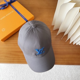 Бейсболка Louis Vuitton Новая бейсболк