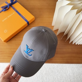 Бейсболка Louis Vuitton Новая бейсболк