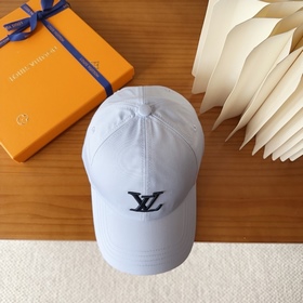 Бейсболка Louis Vuitton Новая бейсболк
