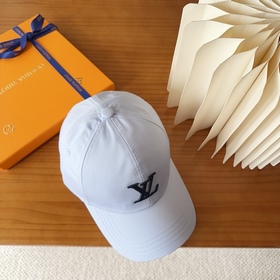Бейсболка Louis Vuitton Новая бейсболк