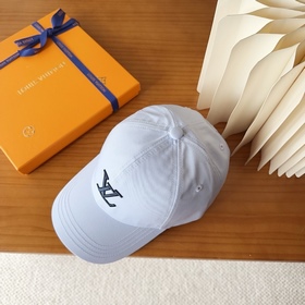 Бейсболка Louis Vuitton Новая бейсболк